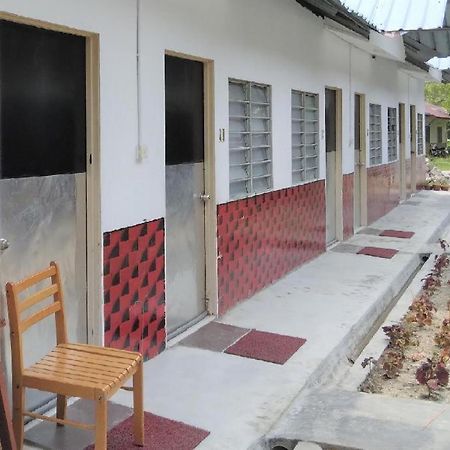 Oyo 90176 D'Cruz Sunrise Villa Pantai Cenang  Buitenkant foto